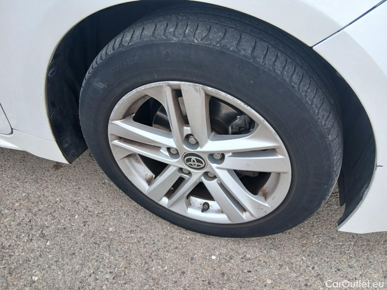  Toyota  Corolla TOYOTA  1.8 125H ACTIVE TECH E-CVT (AC3) #33