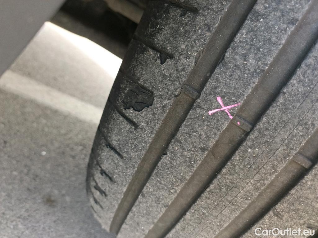  Volvo  XC 40 VOLVO XC40 / 2017 / 5P / todoterreno 1.5 T4 Twin Recharge R-Design Auto #4