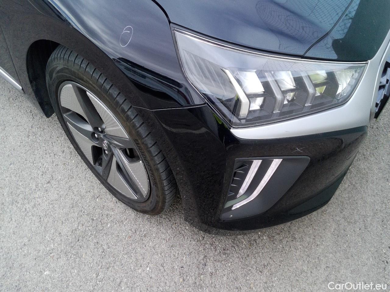  Hyundai   Ioniq HYUNDAI / 2019 / 5P / berlina con portón 1.6 GDI HEV Tecno DCT #2