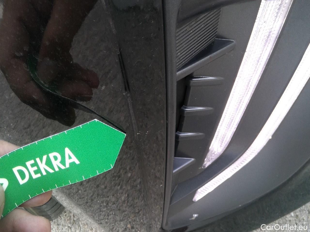  Hyundai   Ioniq HYUNDAI / 2019 / 5P / berlina con portón 1.6 GDI HEV Tecno DCT #3