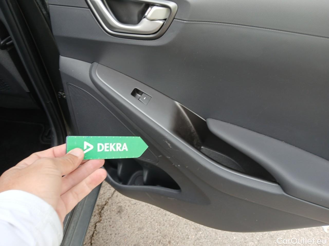  Hyundai   Ioniq HYUNDAI / 2019 / 5P / berlina con portón 1.6 GDI PHEV Klass DCT #34