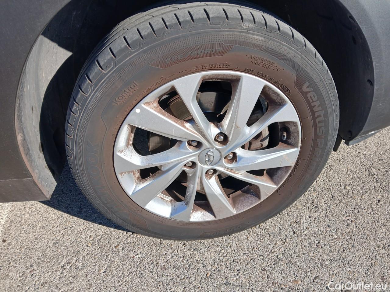  Hyundai  Tucson HYUNDAI  / 2018 / 5P / todoterreno  CRDI 1.6 116 CV 48V 4X2 SLE(SP)(SL) #41