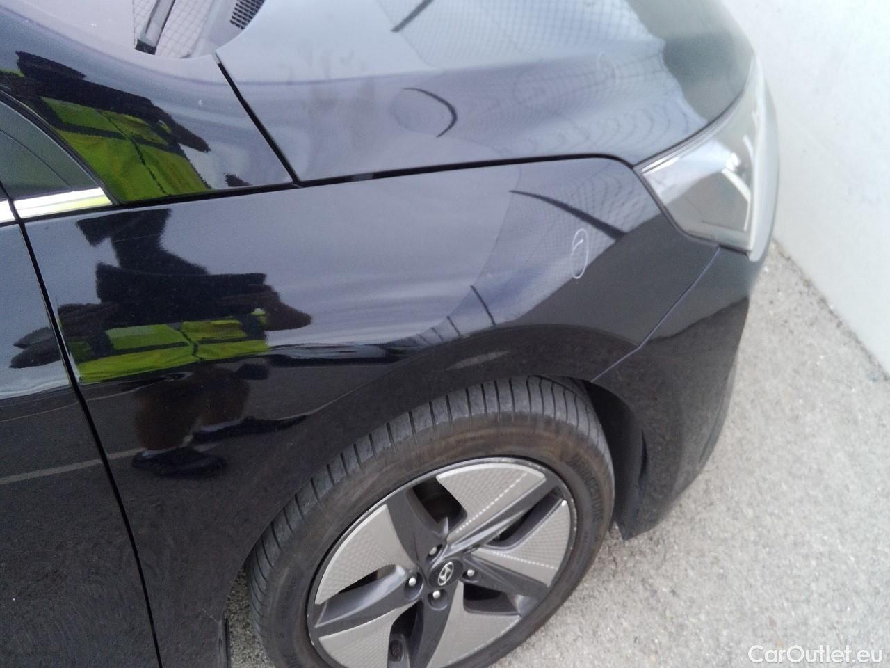  Hyundai   Ioniq HYUNDAI / 2019 / 5P / berlina con portón 1.6 GDI HEV Tecno DCT #40