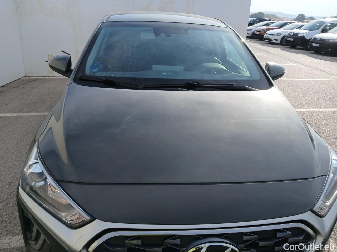  Hyundai   Ioniq HYUNDAI / 2019 / 5P / berlina con portón 1.6 GDI PHEV Klass DCT #19