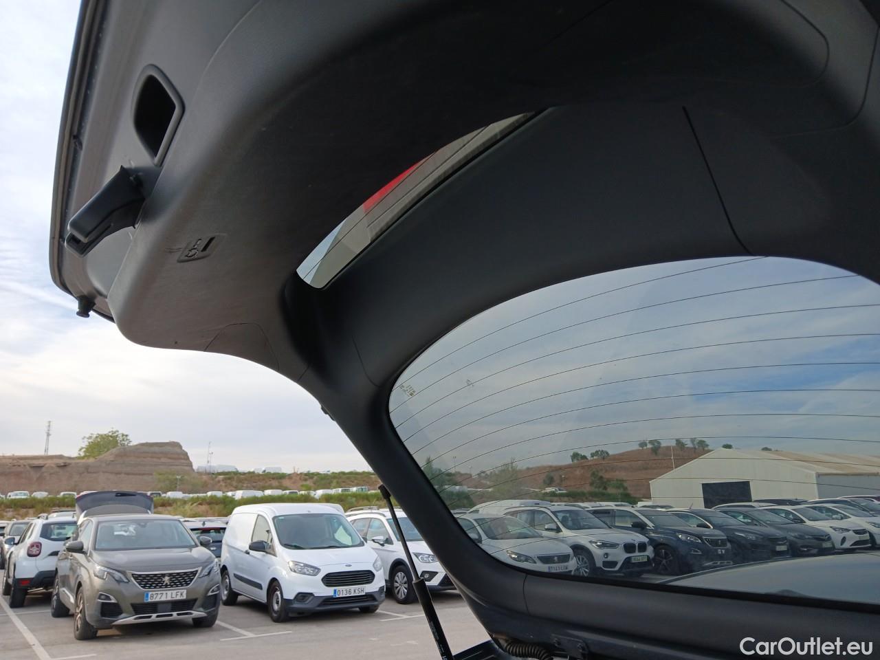  Hyundai   Ioniq HYUNDAI / 2019 / 5P / berlina con portón 1.6 GDI PHEV Klass DCT #10