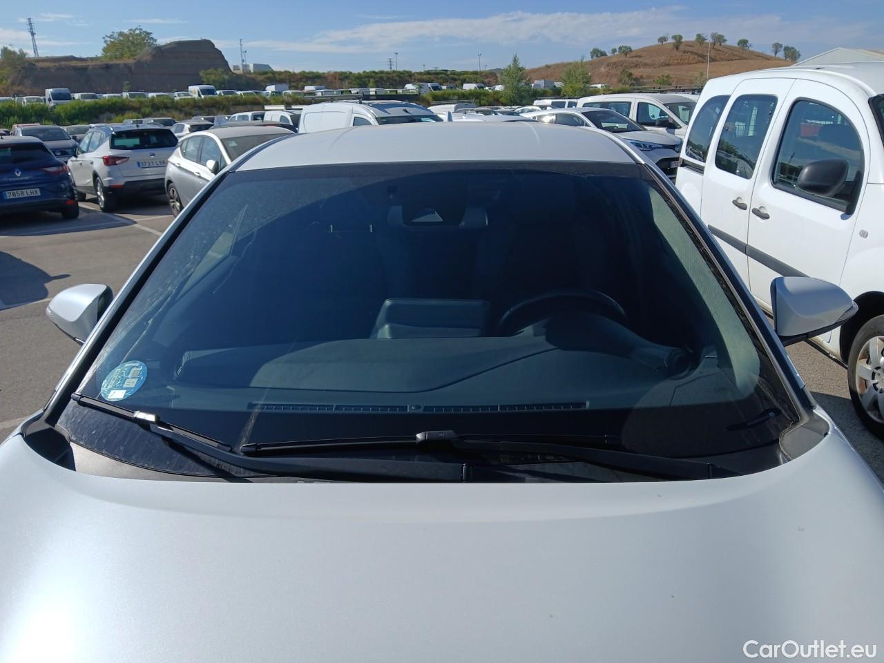  Toyota  C-HR TOYOTA  / 2019 / 5P / todoterreno 2.0 180H Advance #10