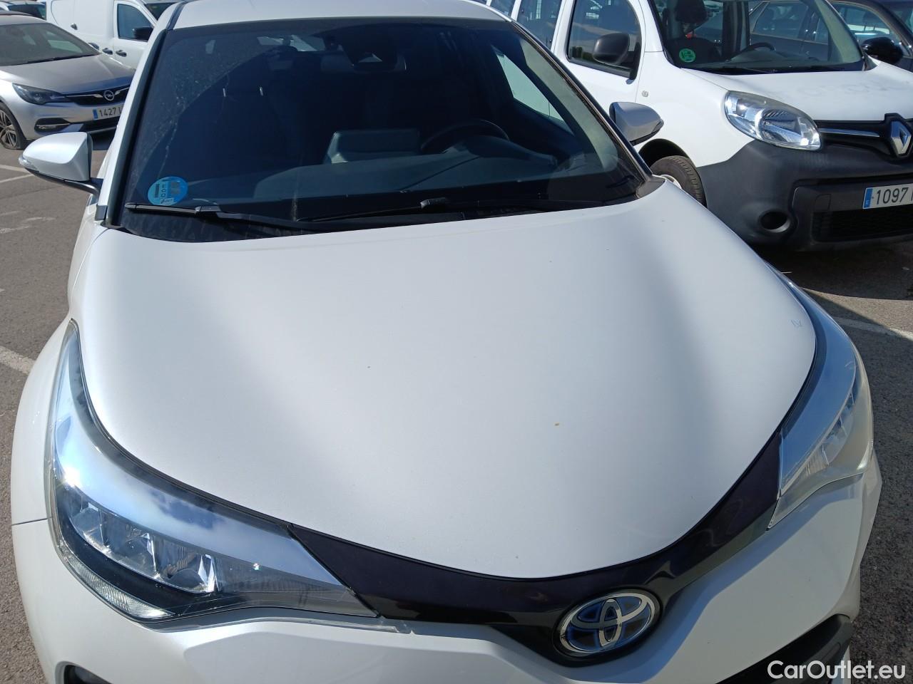  Toyota  C-HR TOYOTA  / 2019 / 5P / todoterreno 2.0 180H Advance #9