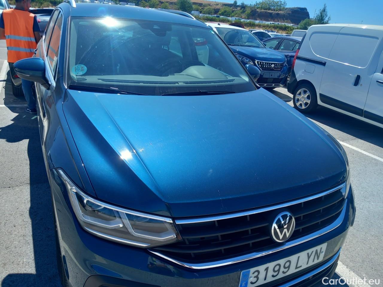  Volkswagen  Tiguan  Life 2.0 TDI 150CV AT7 E6d #2