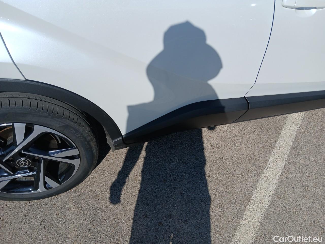  Toyota  C-HR TOYOTA  / 2019 / 5P / todoterreno 2.0 180H Advance #15