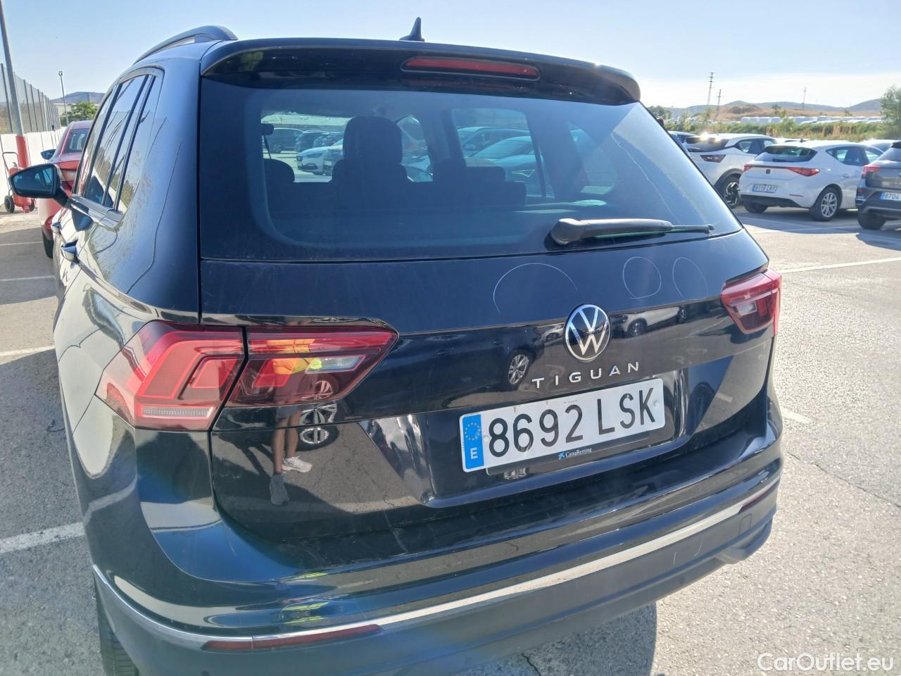  Volkswagen  Tiguan  Life 2.0 TDI 150CV AT7 E6d #17