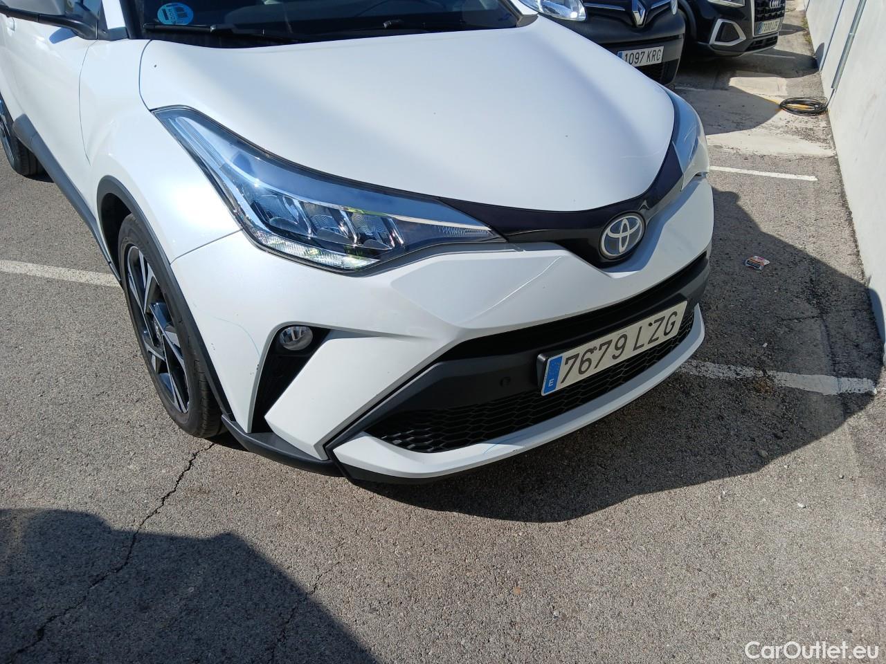  Toyota  C-HR TOYOTA  / 2019 / 5P / todoterreno 2.0 180H Advance #8