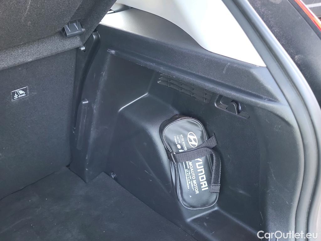  Hyundai  Bayon HYUNDAI  / 2021 / 5P / todoterreno 1.2 MPI Klass #13