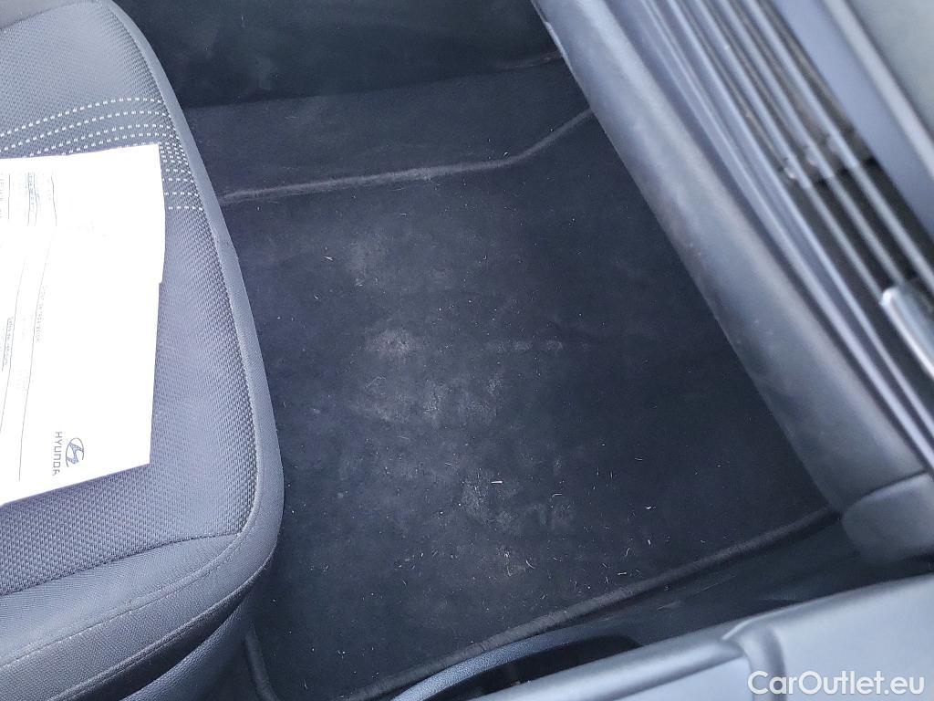  Hyundai  Bayon HYUNDAI  / 2021 / 5P / todoterreno 1.2 MPI Klass #27