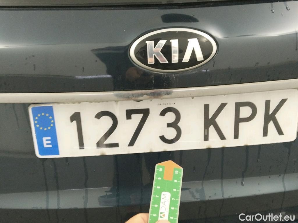  KIA  Carens KIA  / 2017 / 5P / monovolumen compacto 1.7 CRDi VGT 85kW (115CV) Drive Eco-Dyn #34