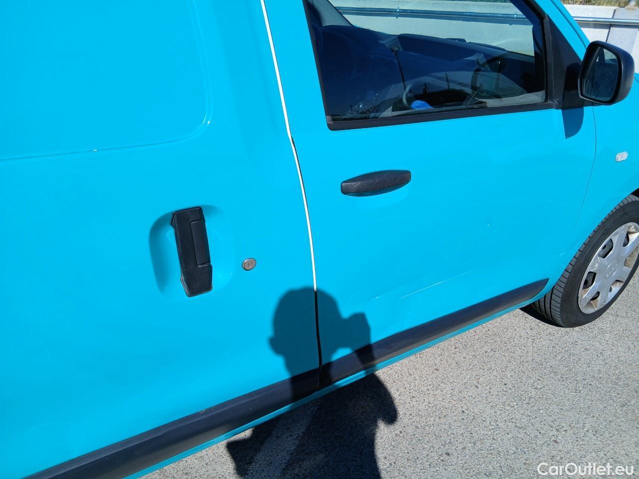  Dacia  Dokker DACIA  / 2013 / 4P / furgón derivado de turismo Essential 1.6 75kW (100CV) GLP #31