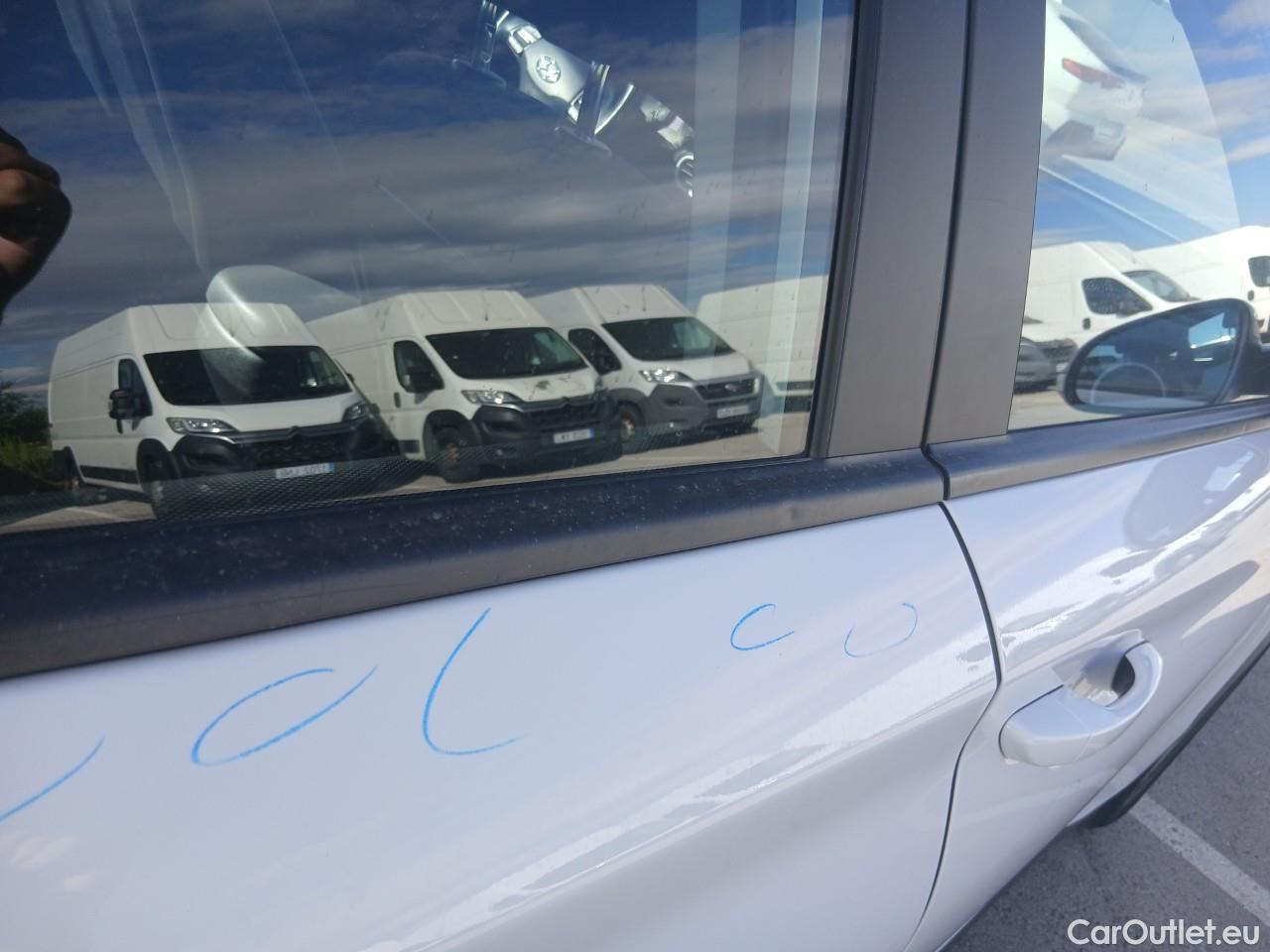 Hyundai  Konna HYUNDAI Kona / 2017 / 5P / todoterreno 1.6 GDI HEV Klass DT #40