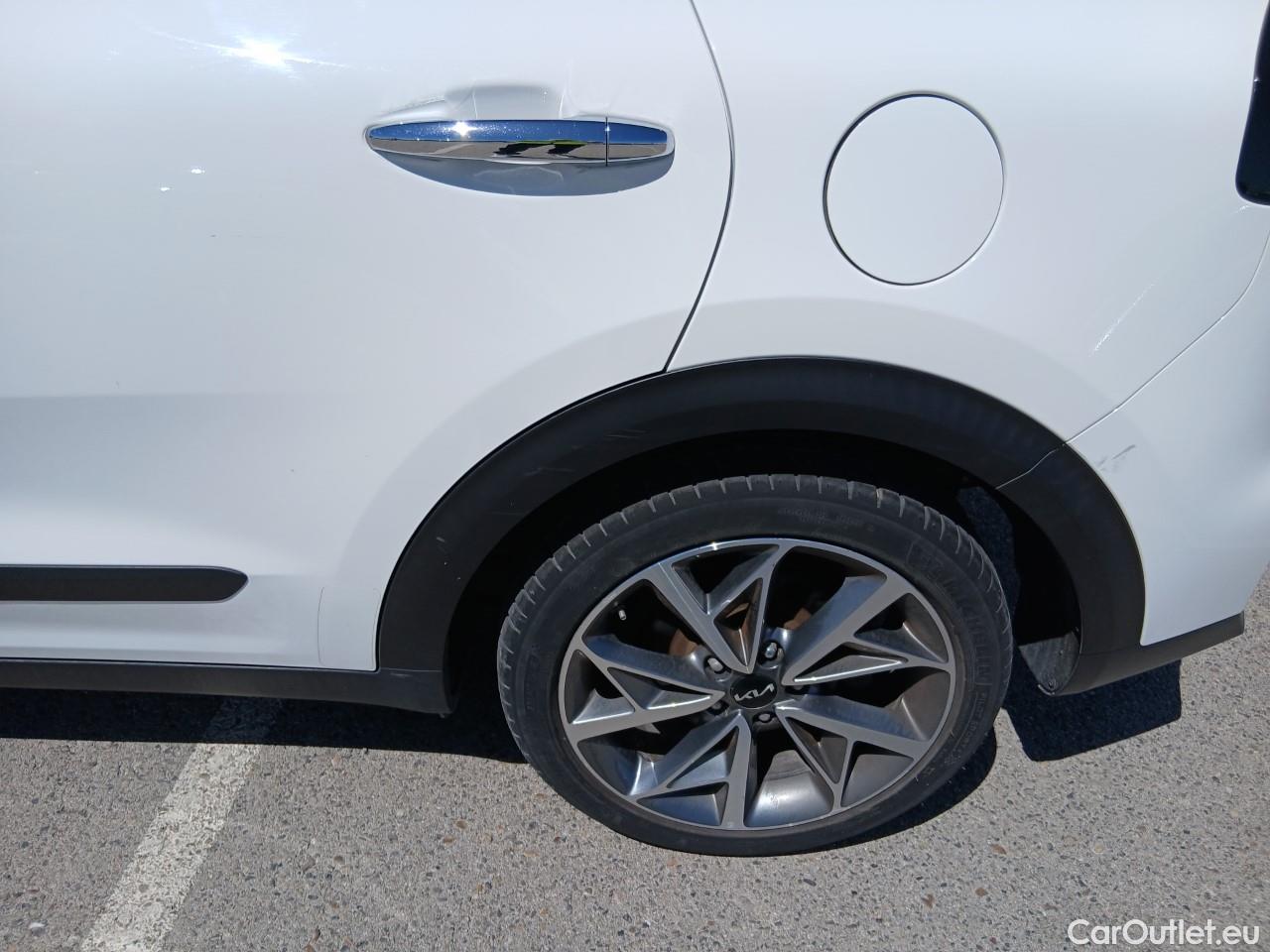  KIA  Niro  Emotion 1.6 AT6 E6d #11