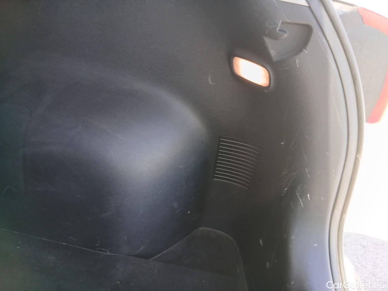  KIA  Niro  Emotion 1.6 AT6 E6d #21