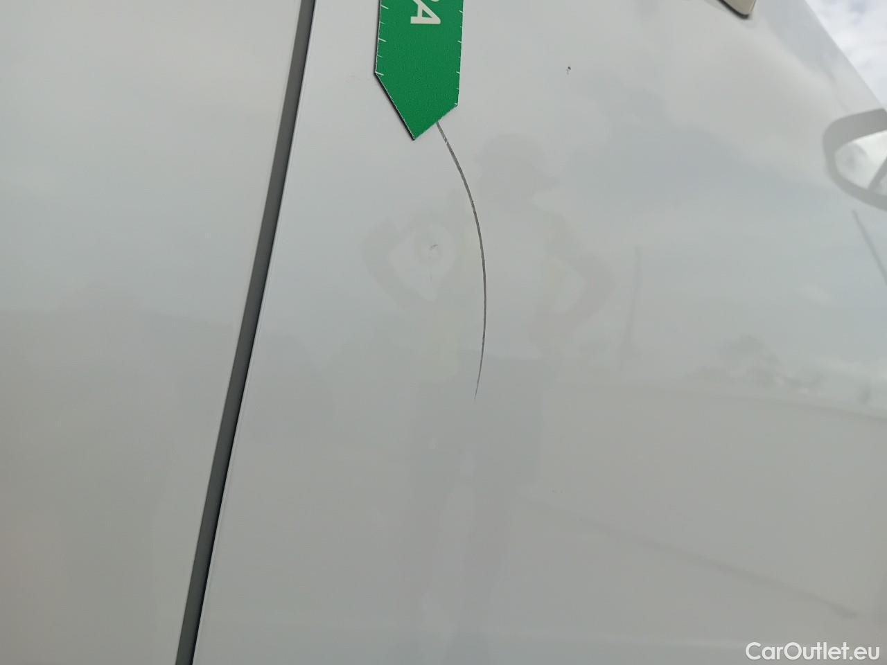  Toyota  C-HR TOYOTA  / 2019 / 5P / todoterreno 2.0 180H Advance #26