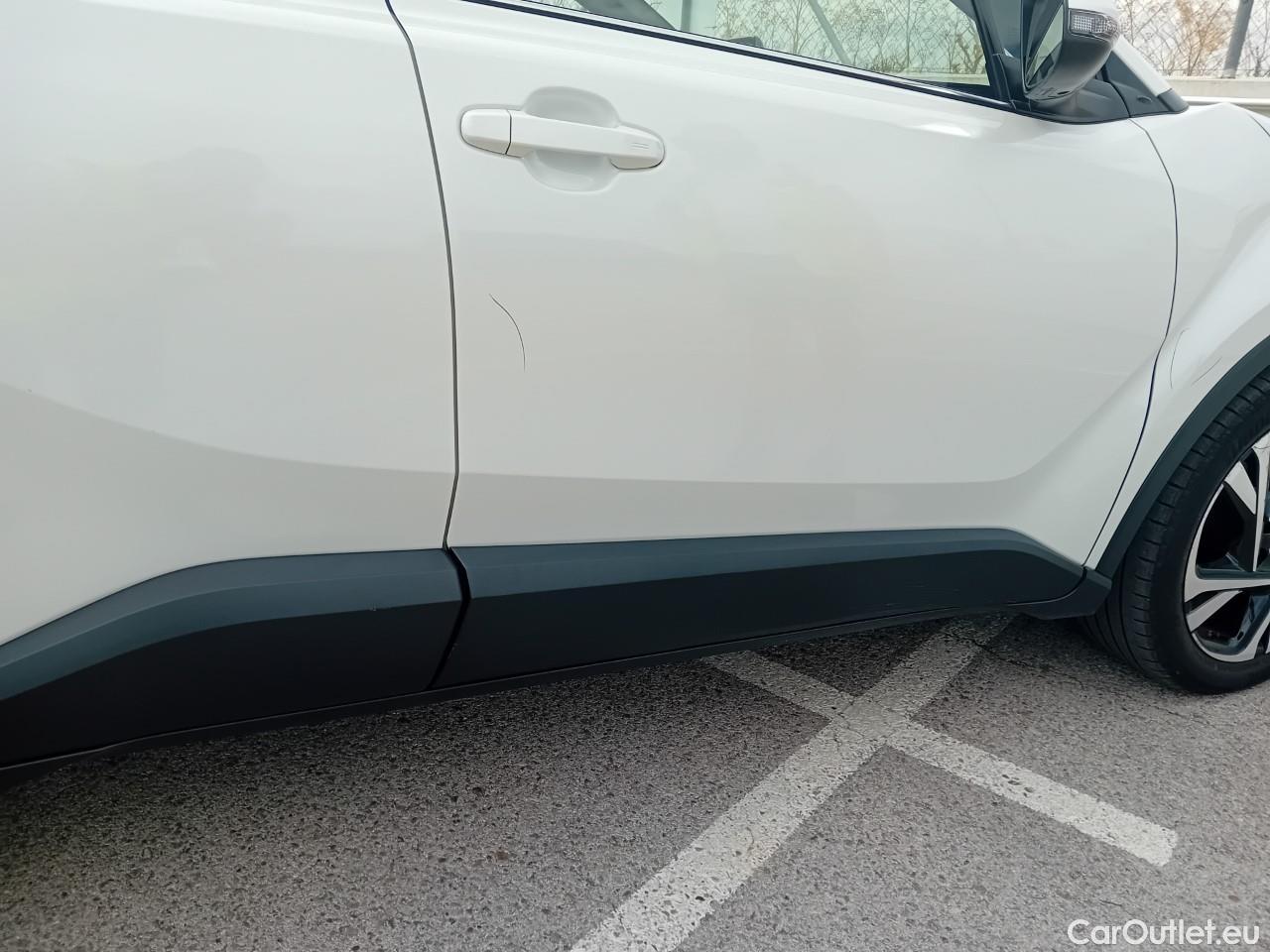  Toyota  C-HR TOYOTA  / 2019 / 5P / todoterreno 2.0 180H Advance #40