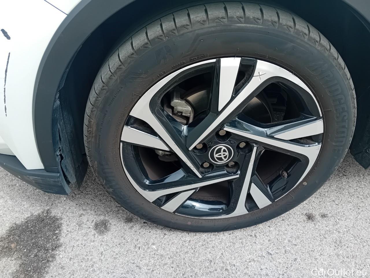  Toyota  C-HR TOYOTA  / 2019 / 5P / todoterreno 2.0 180H Advance #7