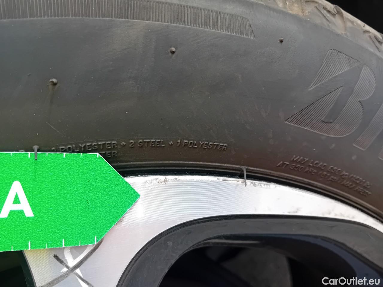  Toyota  C-HR TOYOTA  / 2019 / 5P / todoterreno 2.0 180H Advance #8
