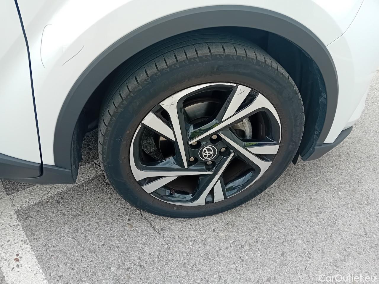  Toyota  C-HR TOYOTA  / 2019 / 5P / todoterreno 2.0 180H Advance #30