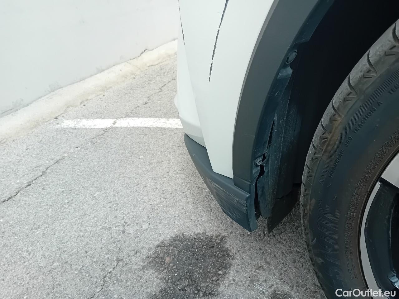  Toyota  C-HR TOYOTA  / 2019 / 5P / todoterreno 2.0 180H Advance #9