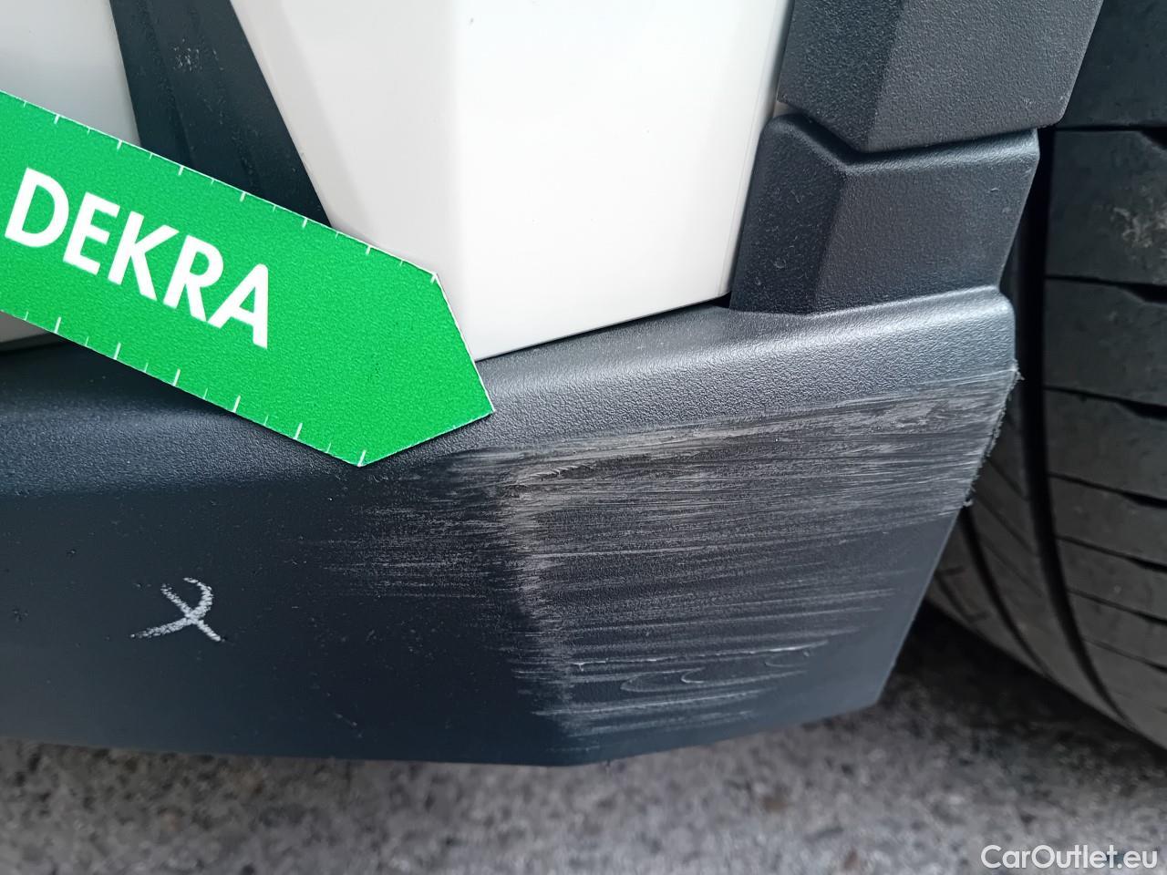  Toyota  C-HR TOYOTA  / 2019 / 5P / todoterreno 2.0 180H Advance #6