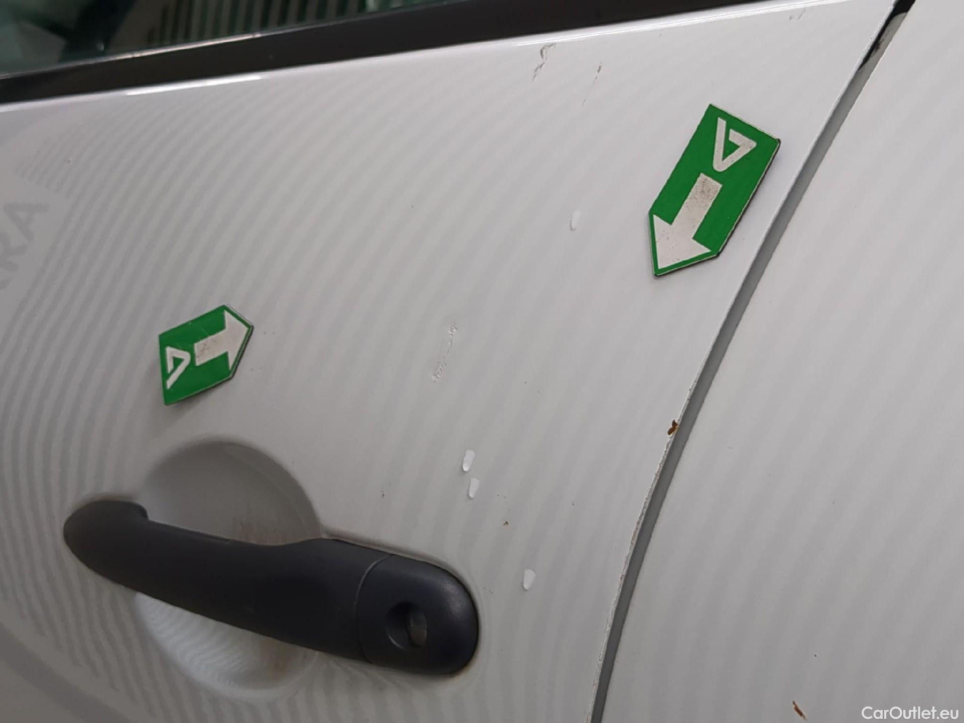  Renault  Clio RENAULT  Société VU 5p Berline Air dCi 75 - 18 #37
