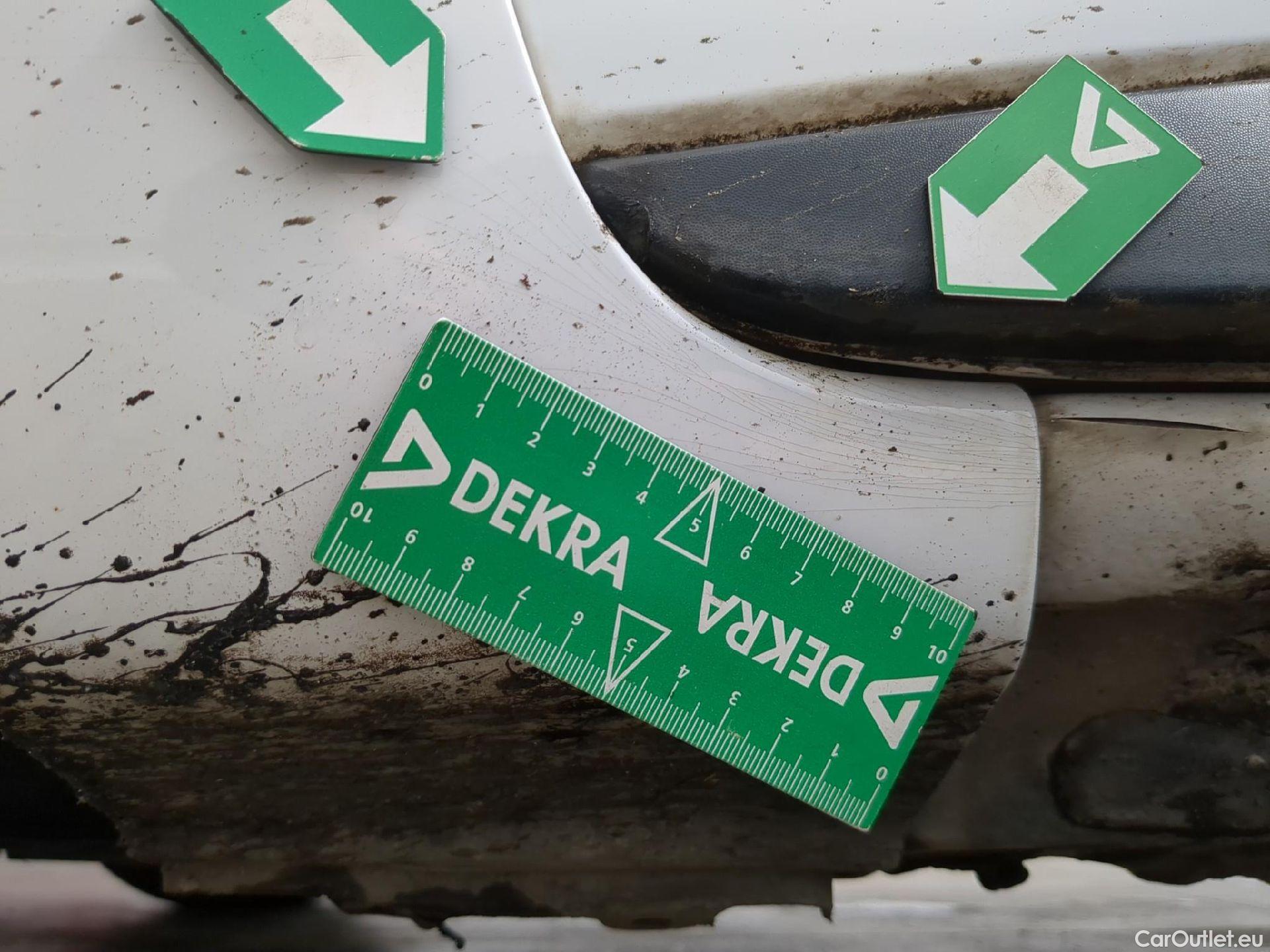 Renault  Clio RENAULT  Société VU 5p Berline Air dCi 75 - 18 #33