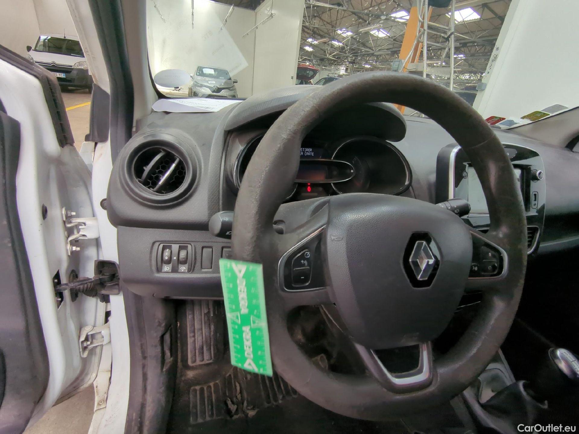 Renault  Clio RENAULT  Société VU 5p Berline Air dCi 75 - 18 #103