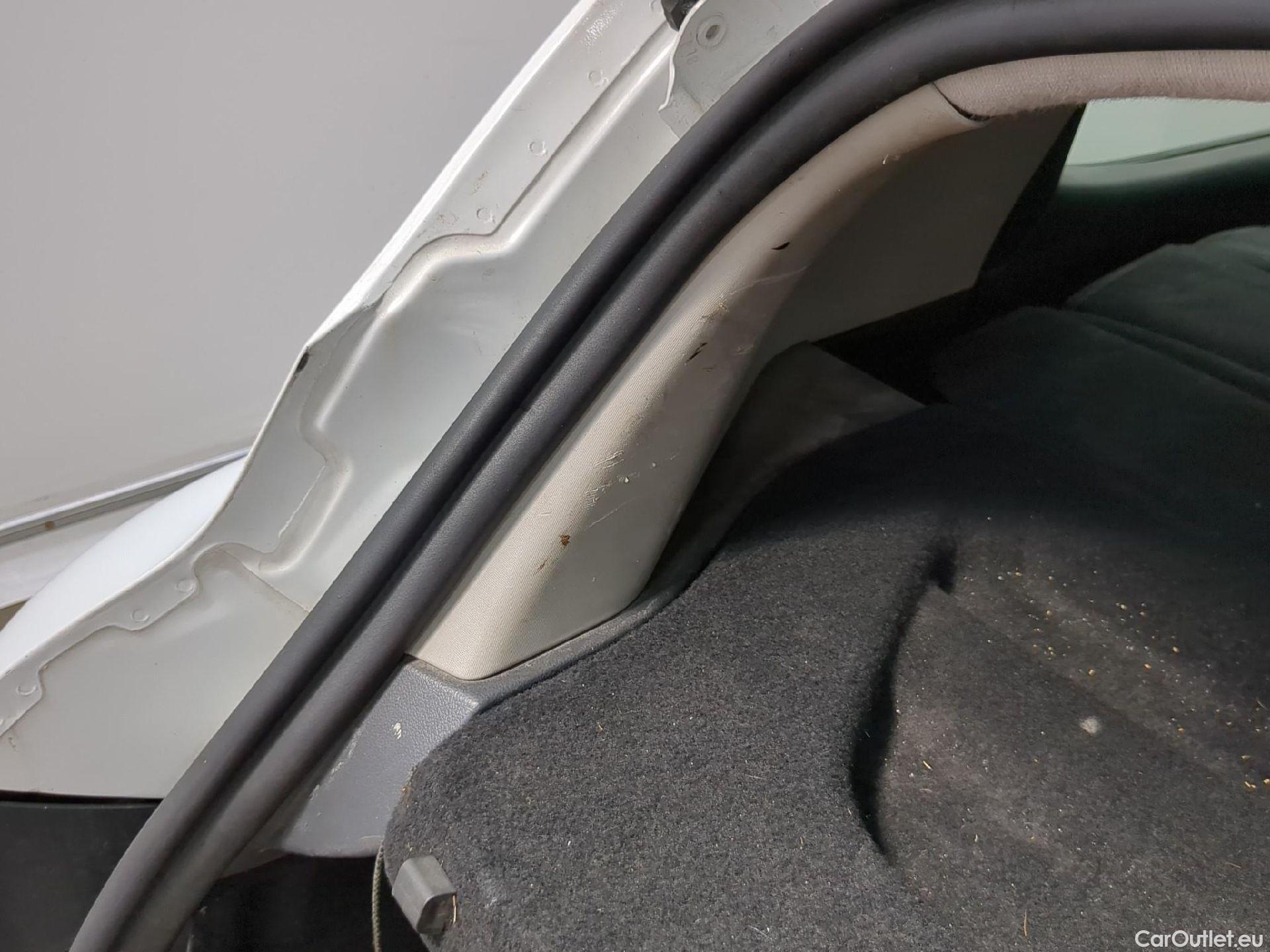  Renault  Clio RENAULT  Société VU 5p Berline Air dCi 75 - 18 #122