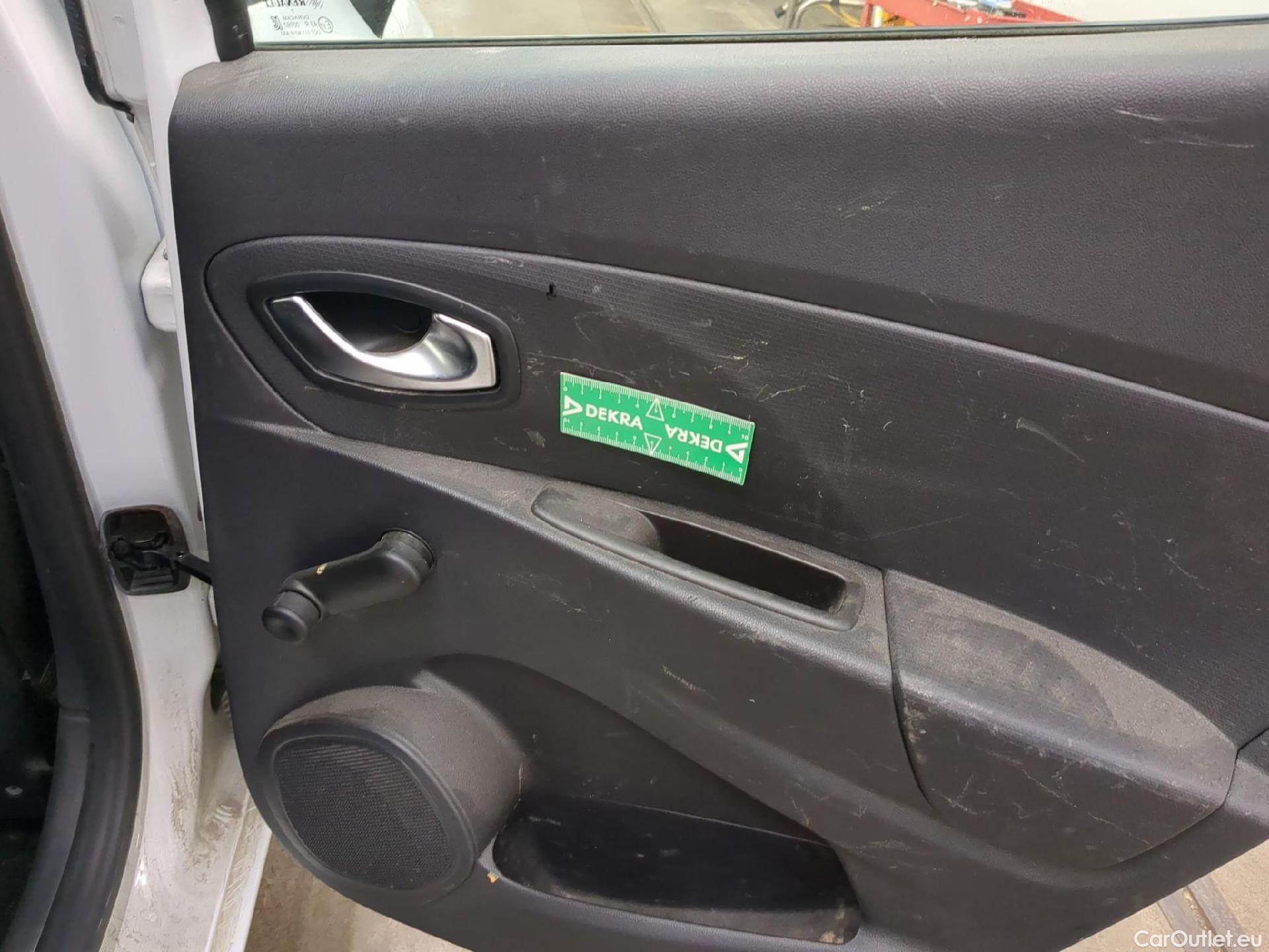  Renault  Clio RENAULT  Société VU 5p Berline Air dCi 75 - 18 #95
