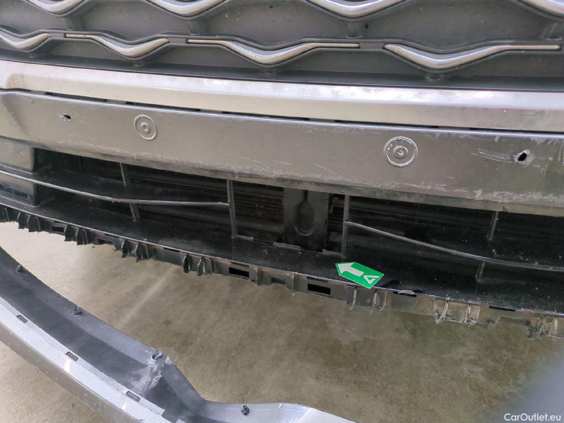  Ford  Kuga FORD  / 2019 / 5P / SUV 2.5 190 hybrid Flexifuel Pshift Vignale #27