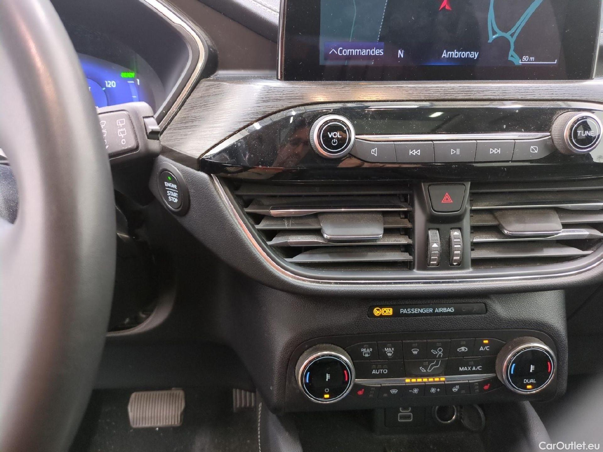  Ford  Kuga FORD  / 2019 / 5P / SUV 2.5 190 hybrid Flexifuel Pshift Vignale #4