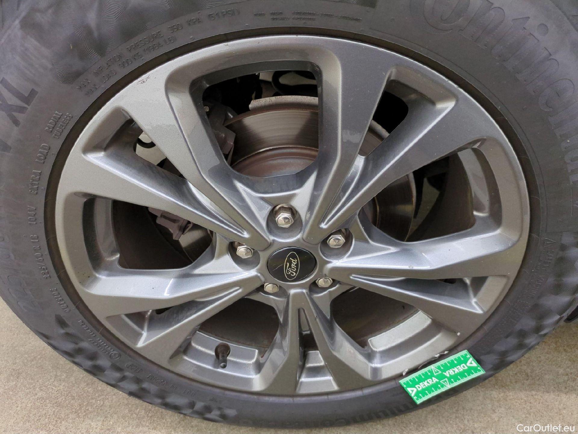  Ford  Kuga FORD  / 2019 / 5P / SUV 1.5 EcoBlue 120 Powershit St-Line Busin #26