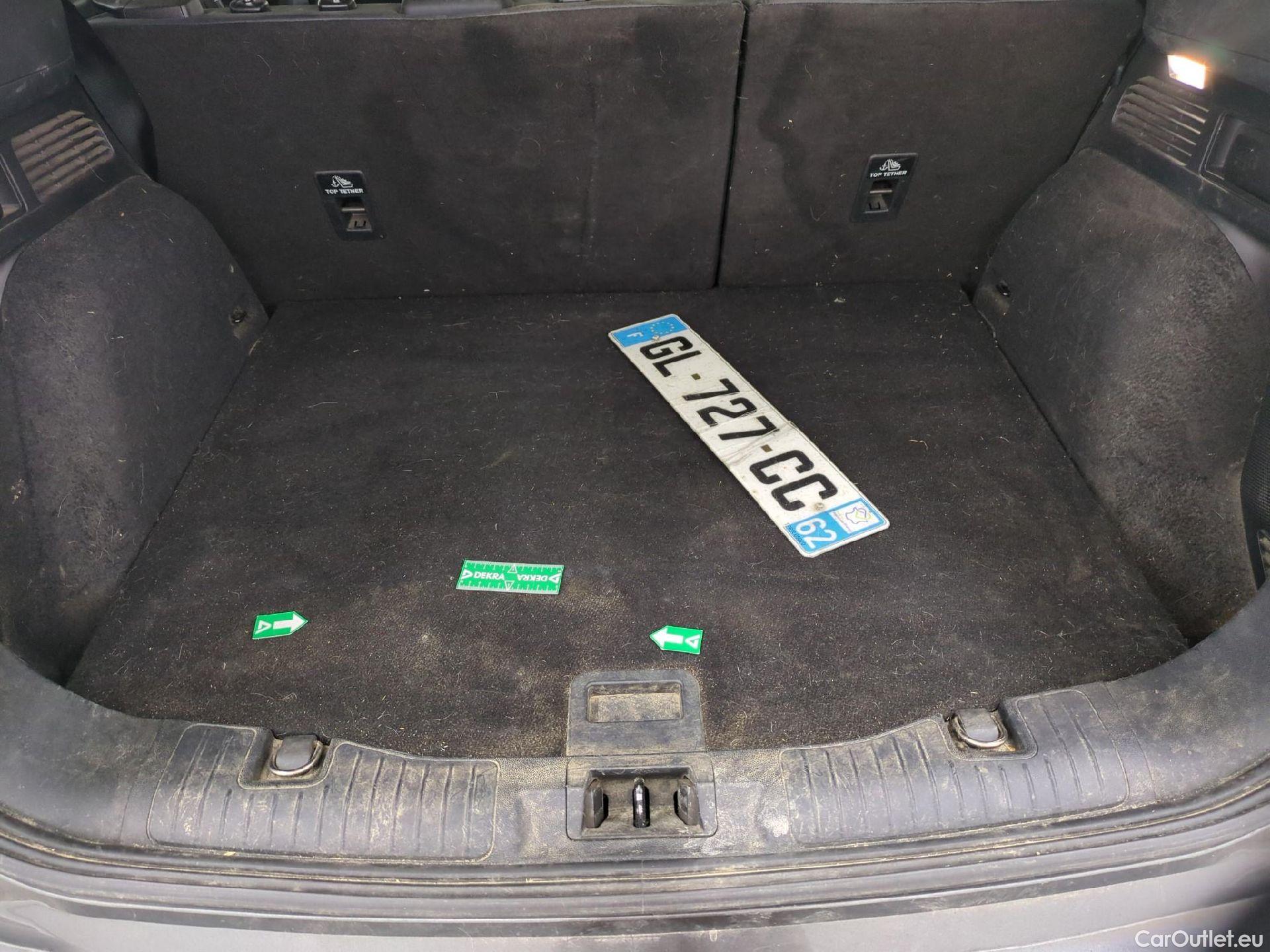  Ford  Kuga FORD  / 2019 / 5P / SUV 2.5 190 hybrid Flexifuel Pshift Vignale #9