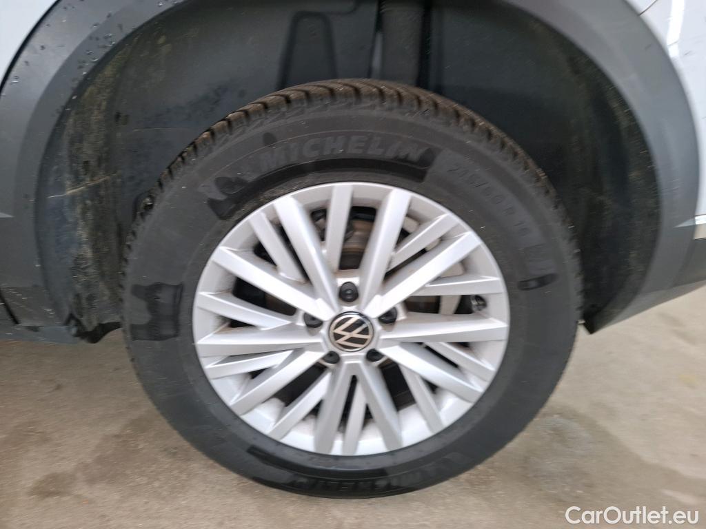  Volkswagen  T-ROC VOLKSWAGEN  / 2017 / 5P / SUV 2.0 TDI 150 LOUNGE BUSINESS DSG7 #19