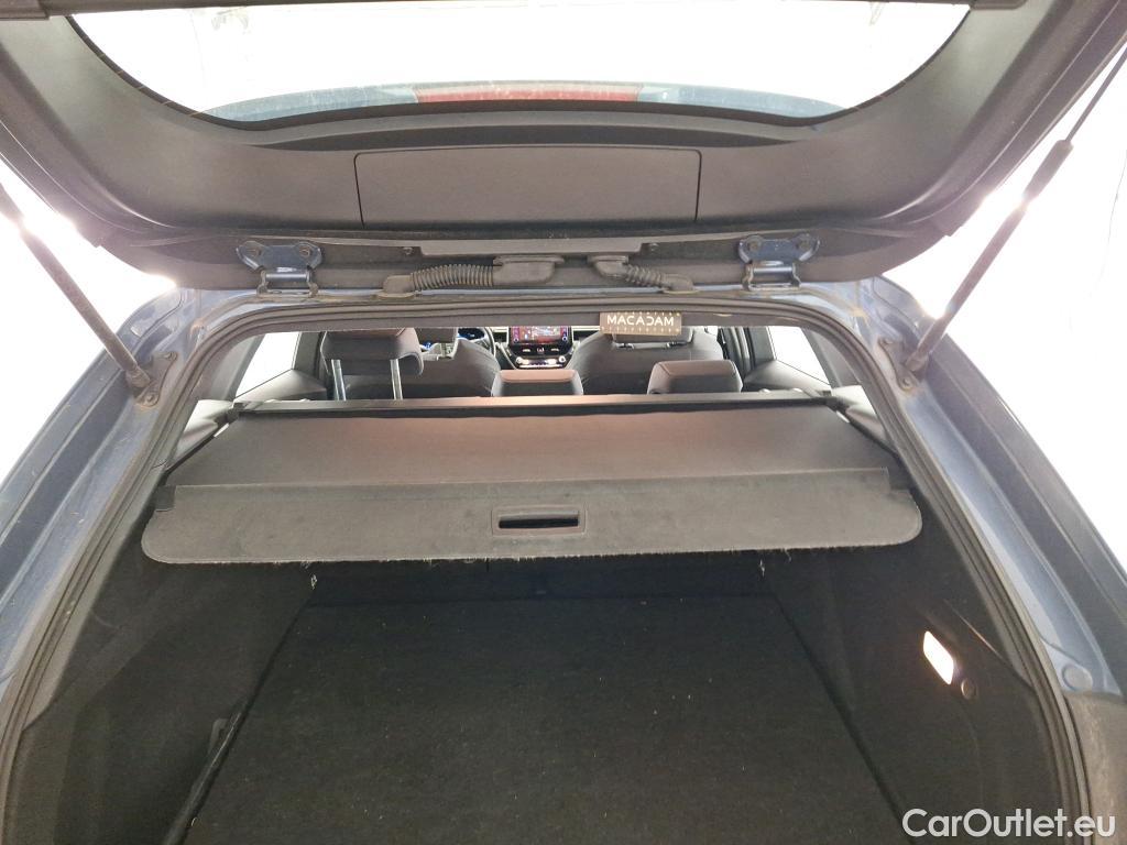  Toyota  Corolla TOYOTA  Touring Sports  2018  5P  Break Hybride 184h Dynamic Business Stage Acad #18