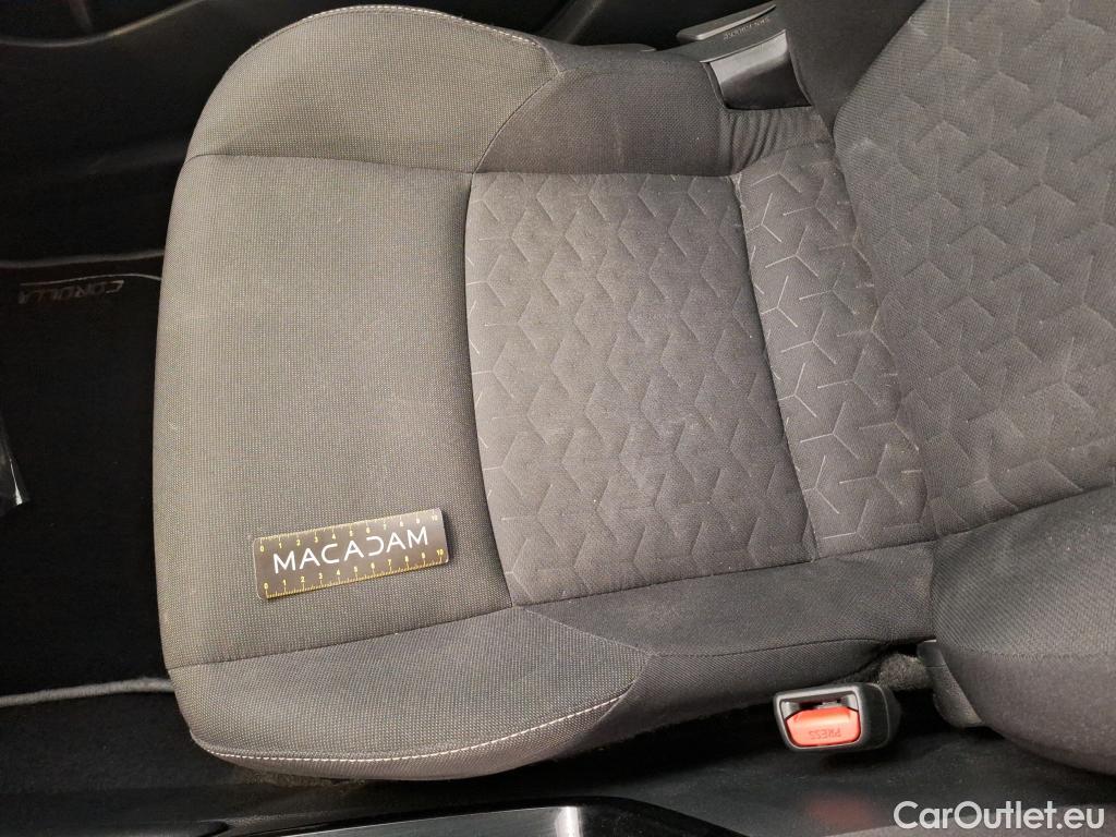  Toyota  Corolla TOYOTA  / 2018 / 5P / Berline Hybride 122h Dynamic Business Stage Acad #29