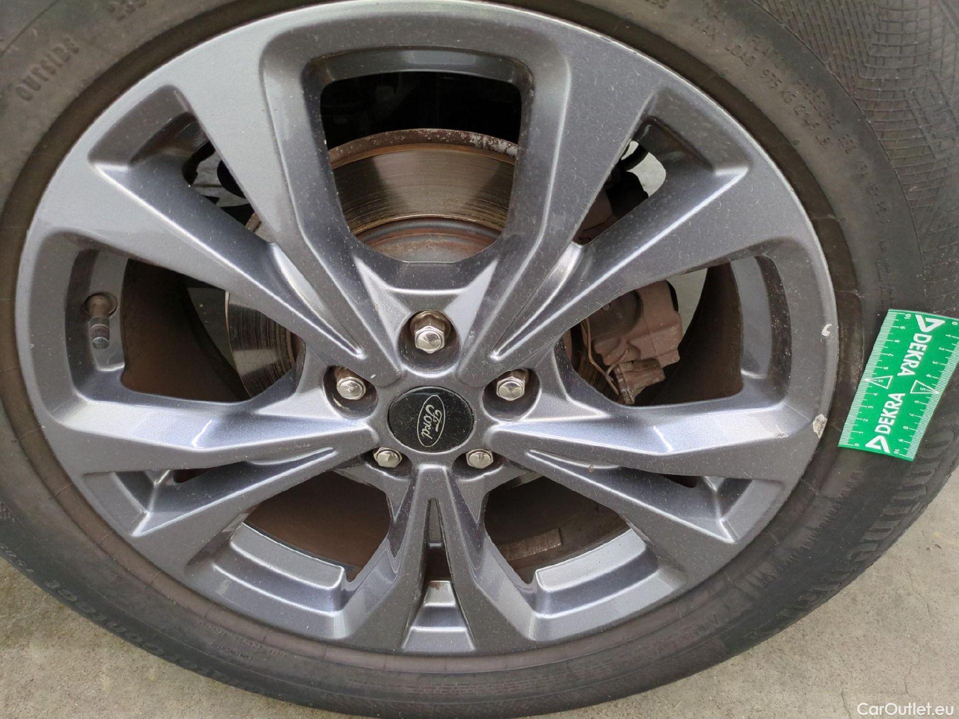  Ford  Kuga  ST-Line X Plug-In Hybrid 2.5 225CV BVA1 E6dT #37