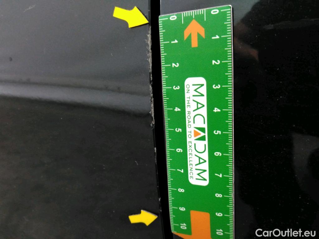  Toyota  Corolla TOYOTA  / 2018 / 5P / Berline Hybride 122h Dynamic Business Stage Acad #18