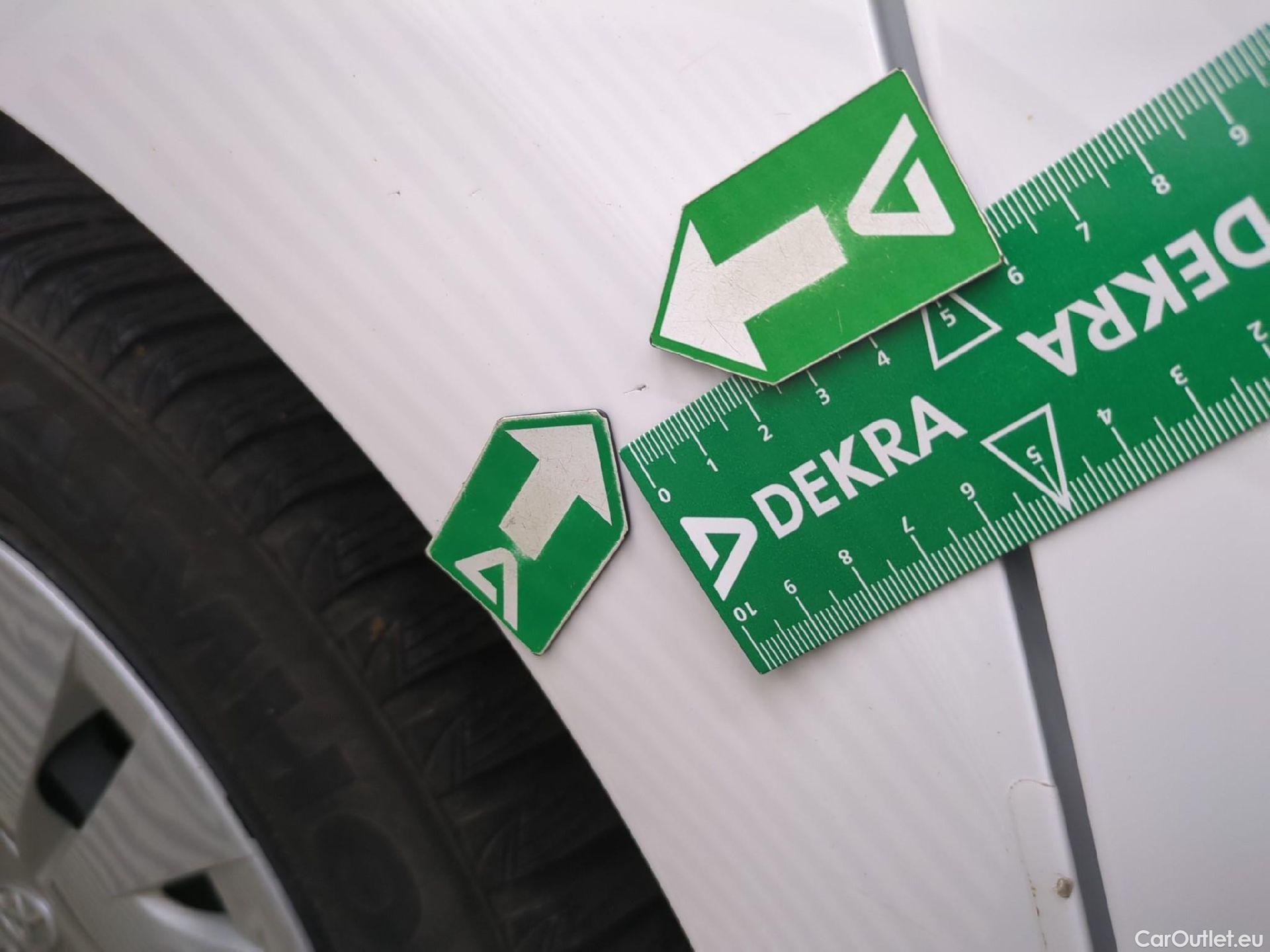  Toyota  Yaris TOYOTA  Hybride / 2019 / 5P / Berline Hybride 116h France Business Stage Acad #3