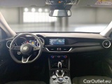  Alfa Romeo   STELVIO ALFA ROMEO / 2017 / 5P / SUV 2.2 TURBO DIESEL 190CV BUSINESS AT8 Q4 #3