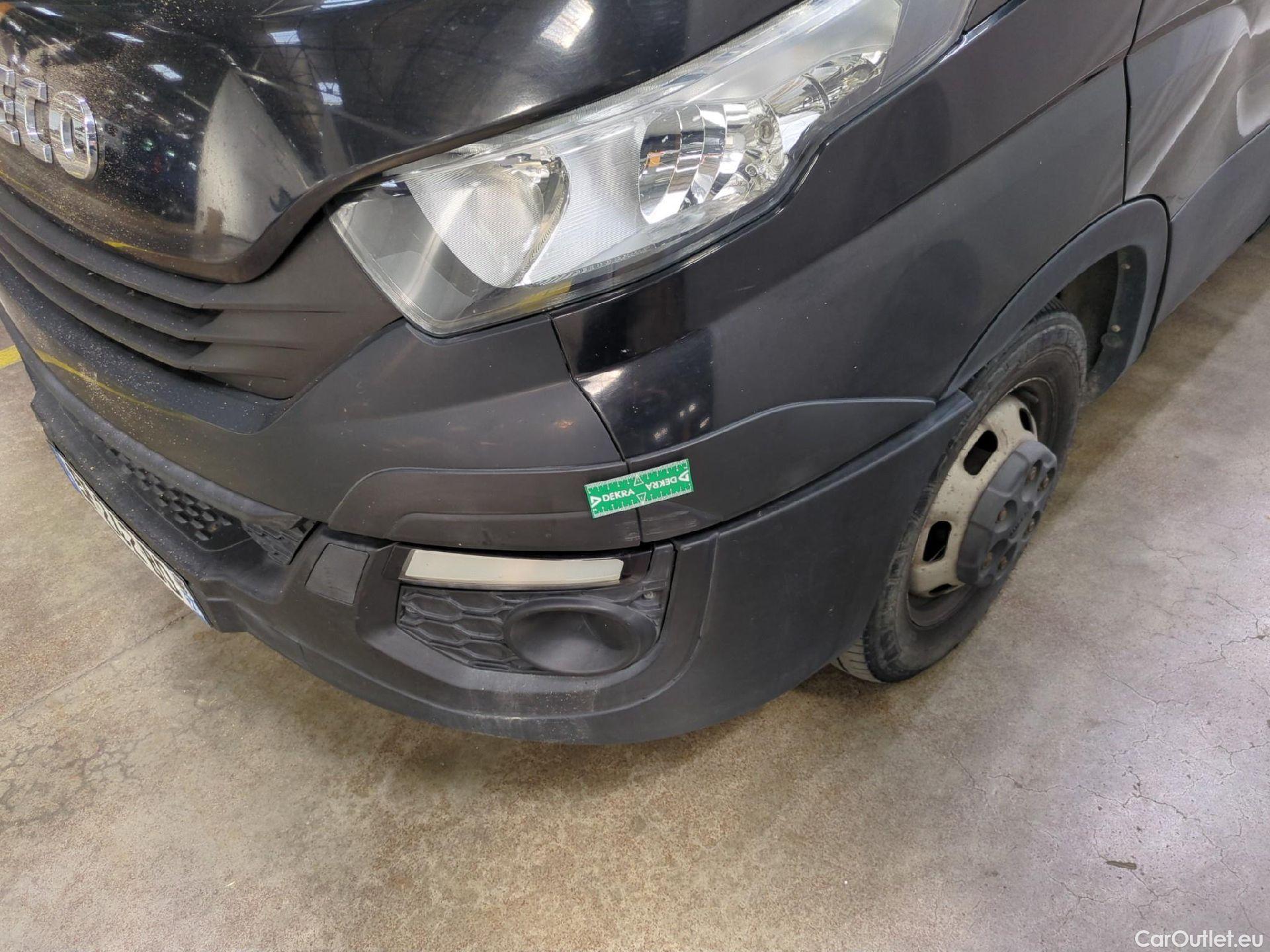  Iveco  Daily IVECO  VU 4p Fourgon 3.0 35C18 V12 H2 3520L #27
