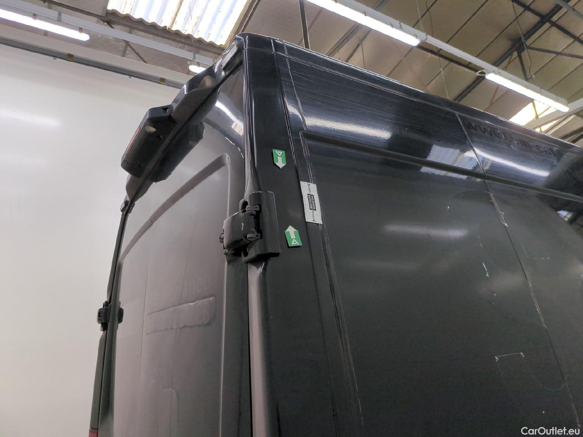  Iveco  Daily IVECO  VU 4p Fourgon 3.0 35C18 V12 H2 3520L #48