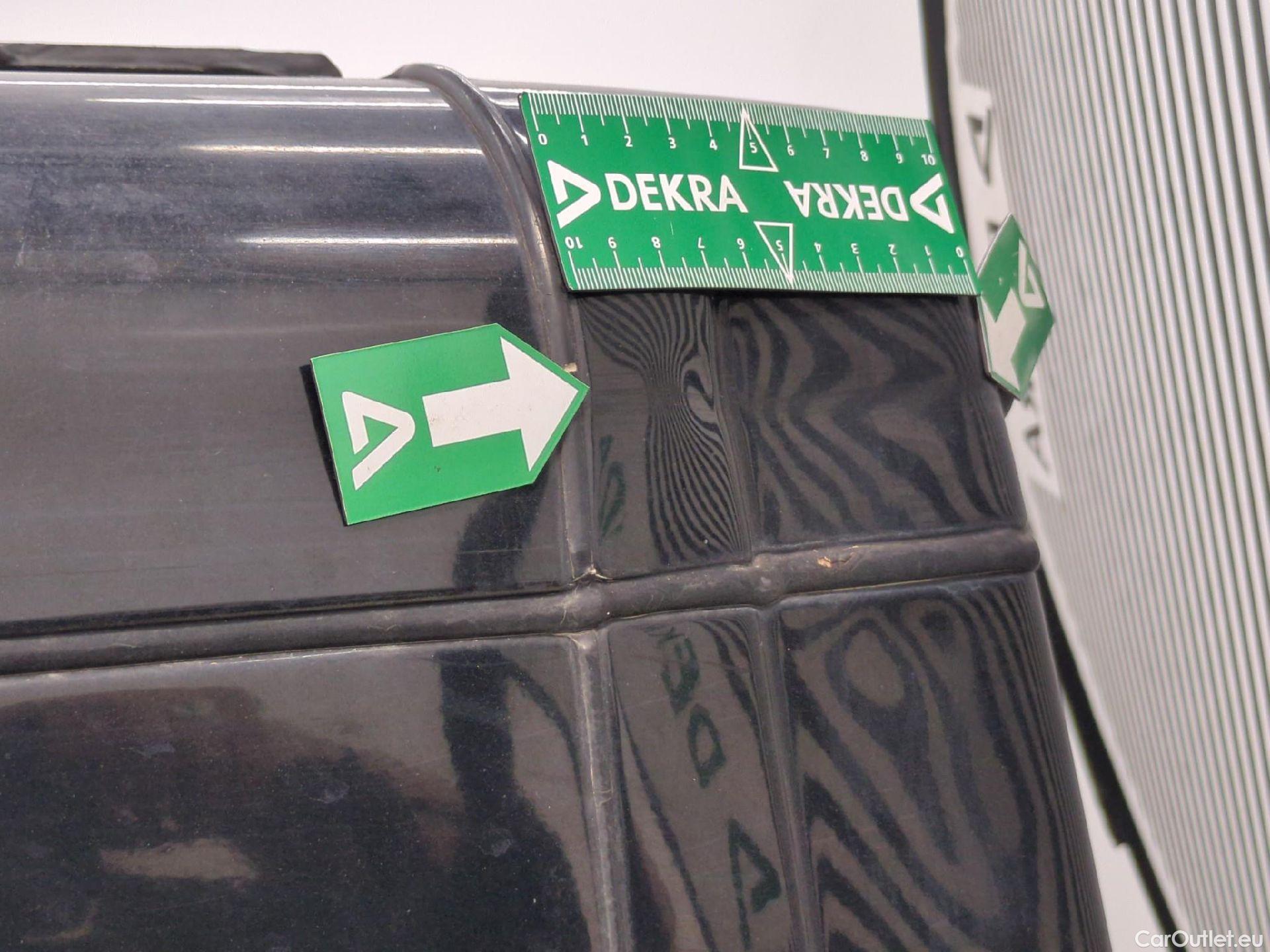  Iveco  Daily IVECO  VU 4p Fourgon 3.0 35C18 V12 H2 3520L #38