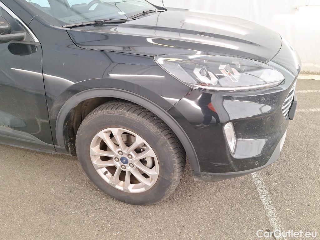 Ford  Kuga FORD  / 2019 / 5P / SUV 190 Hybrid I-AWD(FHEV) Powershi Titanium #30