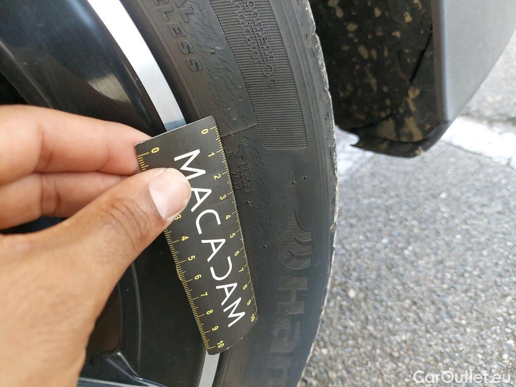  Mercedes  A-Klasse MERCEDES-BENZ Classe A 5p Berline A 180 AMG Line #40